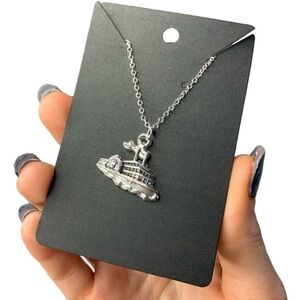 Boat necklace